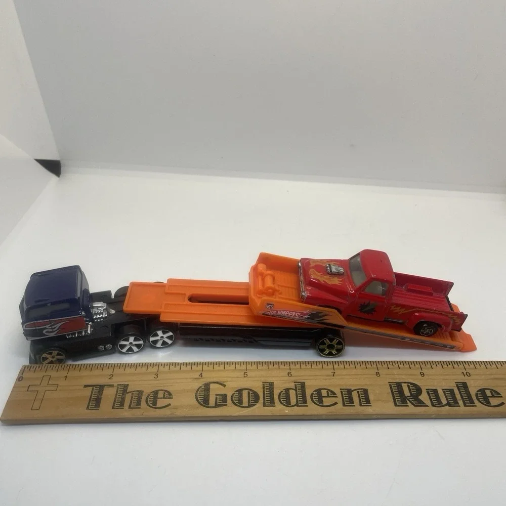 HOT‎ WHEELS Semi Truck Flat Bed  MATTEL RETRO  2006 Vehicle Carrier Toy Cars